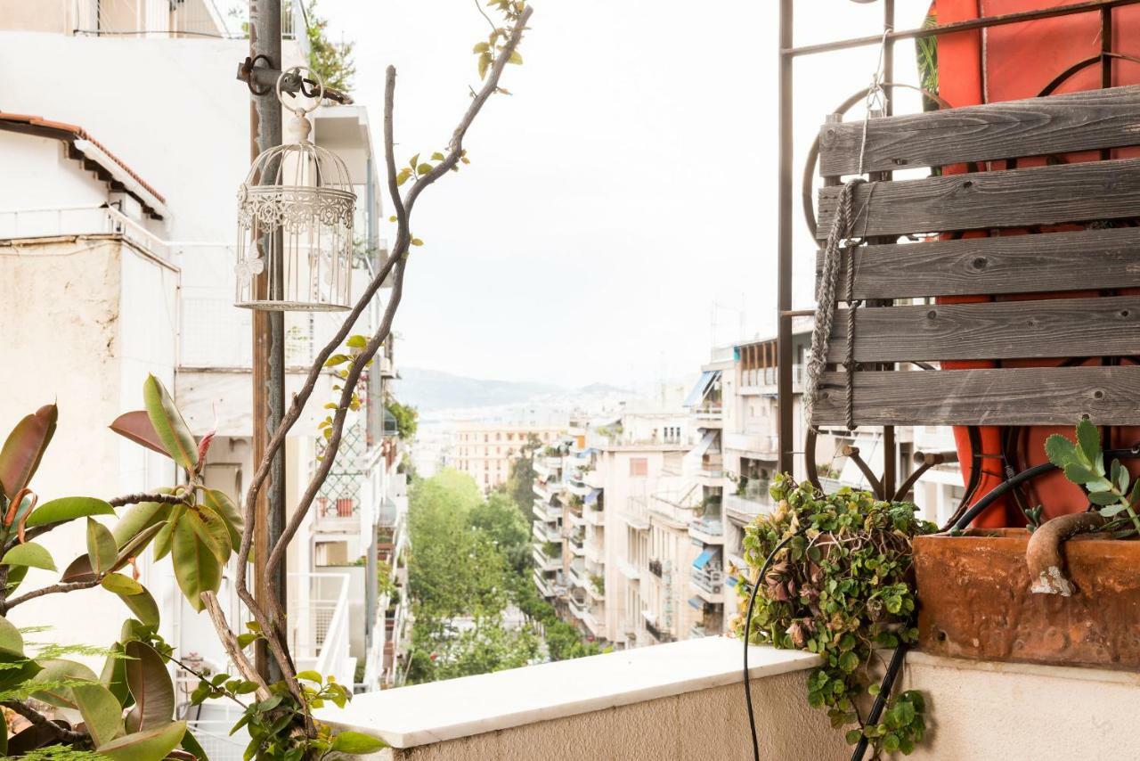 Stylish Flat With Veranda In The Heart Of Атина Екстериор снимка