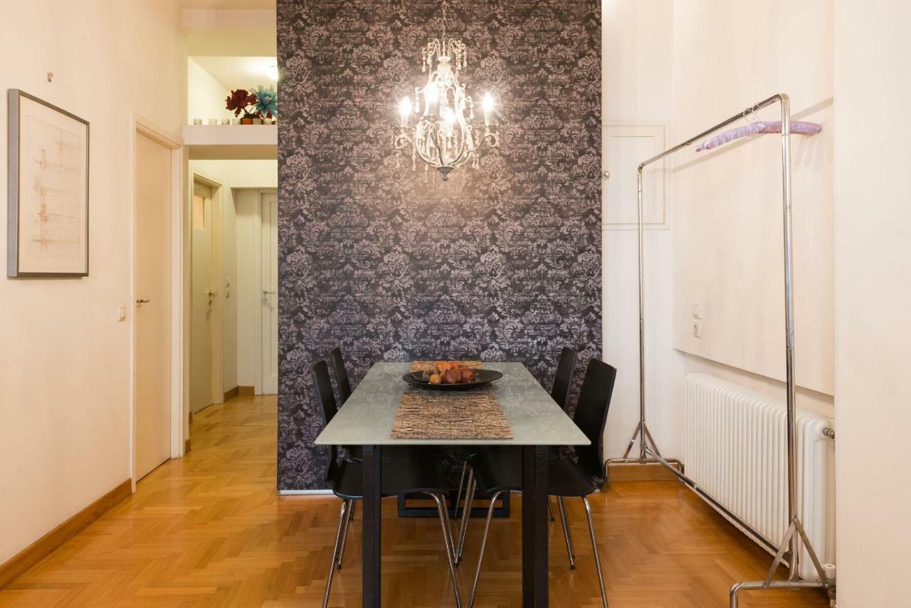 Stylish Flat With Veranda In The Heart Of Атина Екстериор снимка