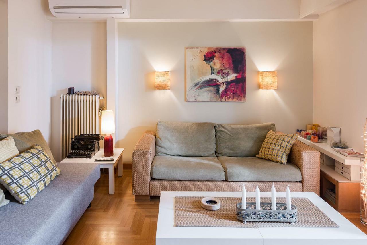 Stylish Flat With Veranda In The Heart Of Атина Екстериор снимка