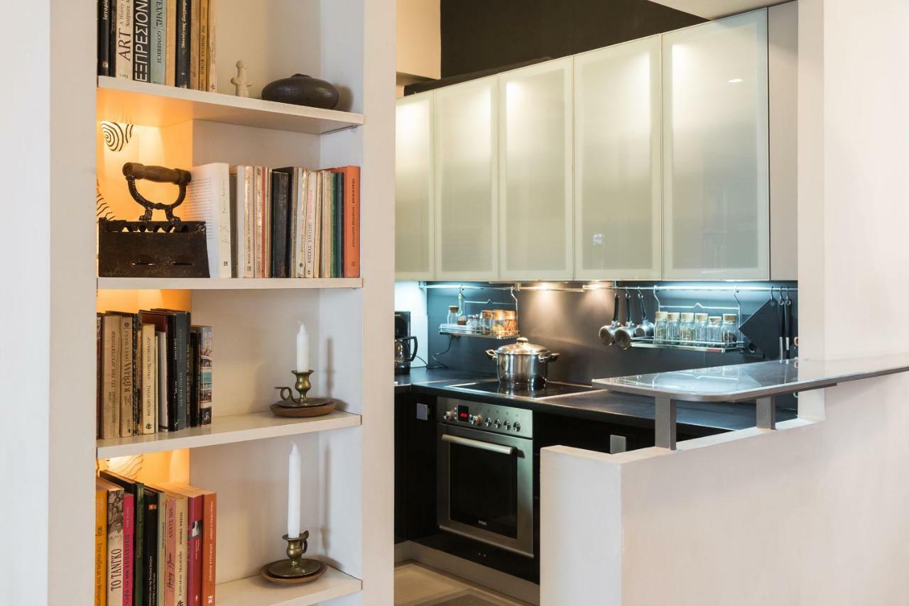 Stylish Flat With Veranda In The Heart Of Атина Екстериор снимка
