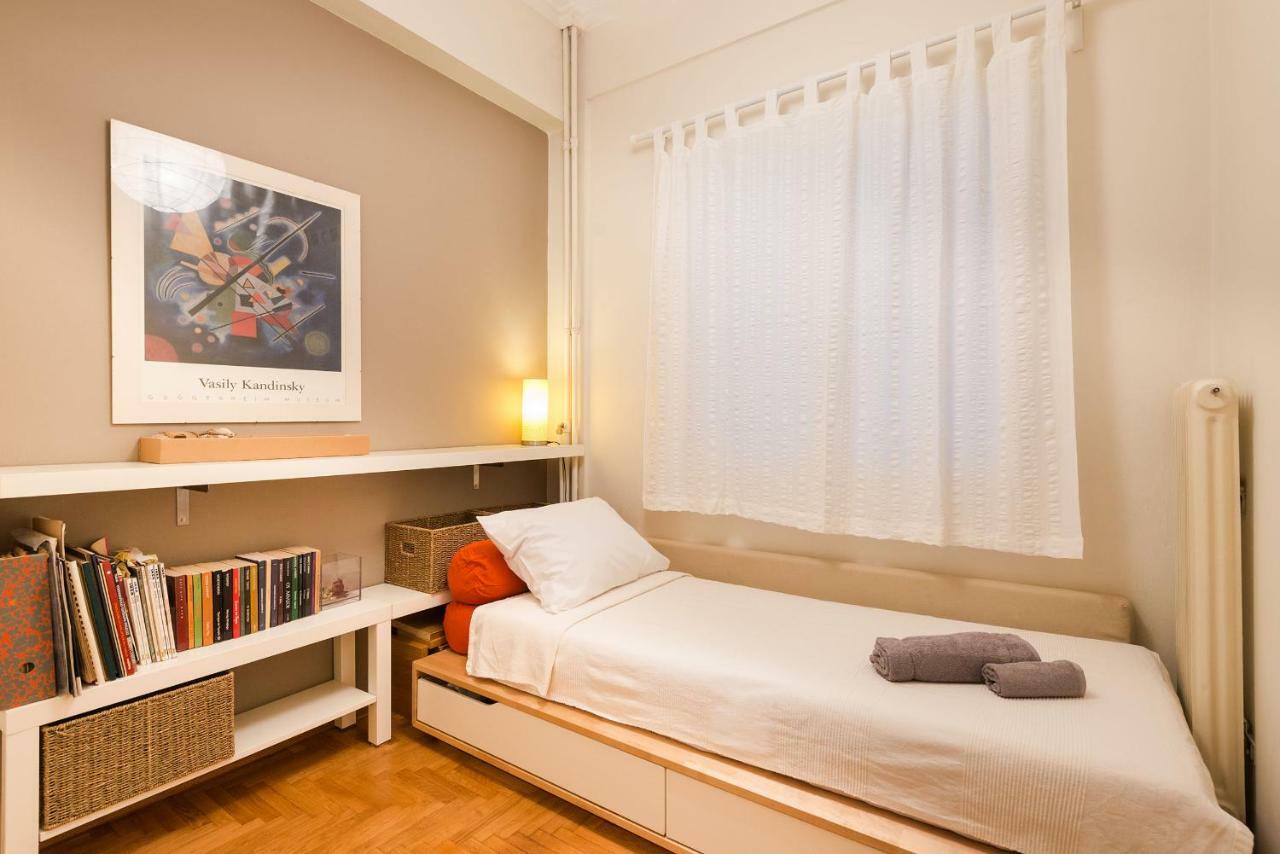 Stylish Flat With Veranda In The Heart Of Атина Екстериор снимка