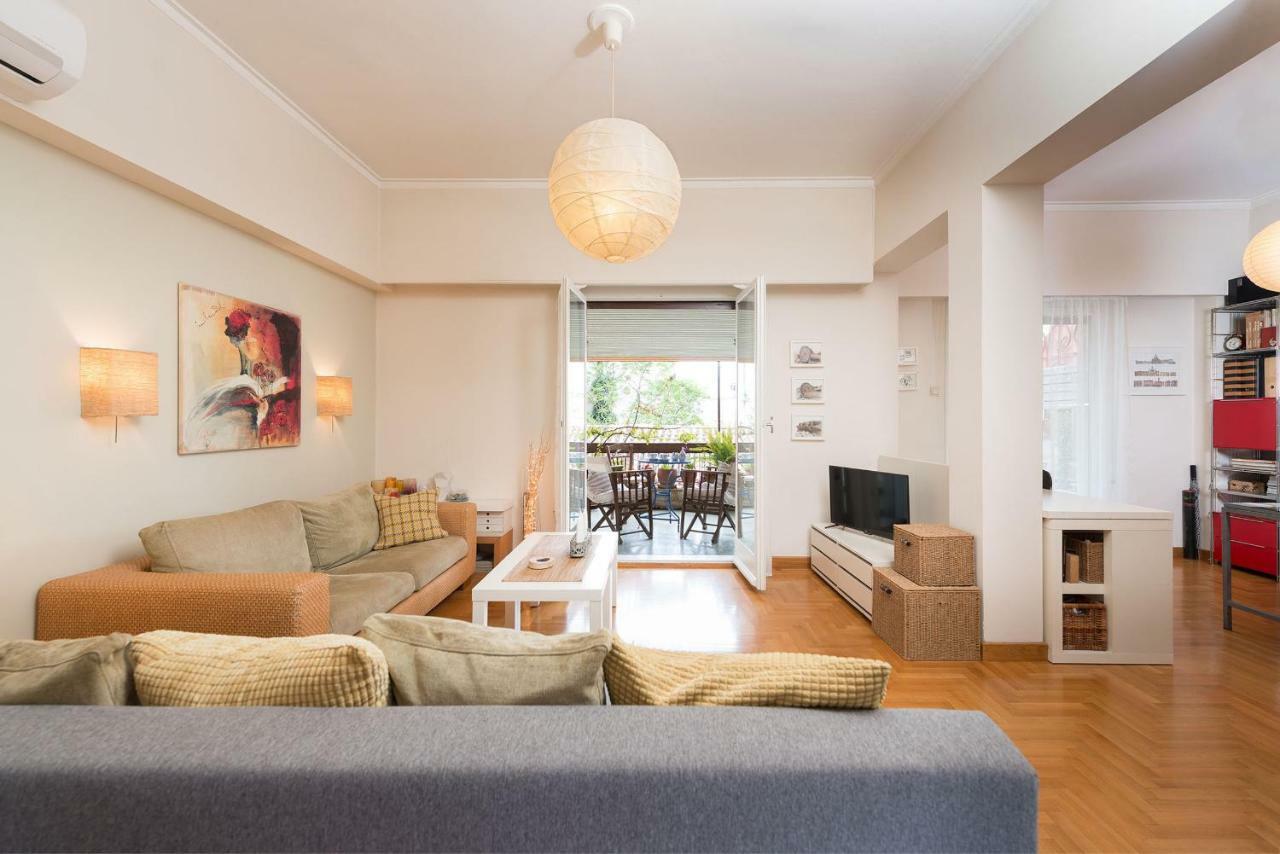Stylish Flat With Veranda In The Heart Of Атина Екстериор снимка