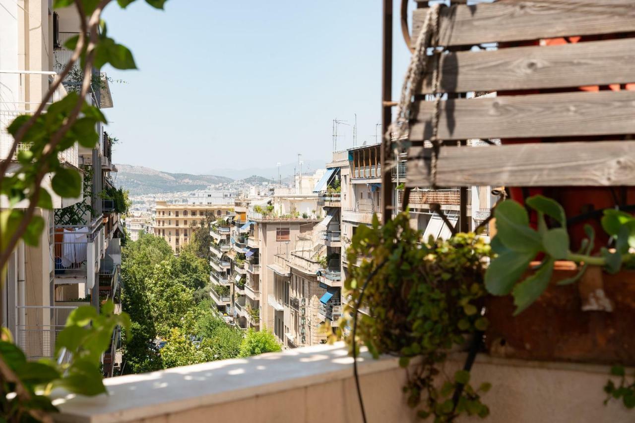 Stylish Flat With Veranda In The Heart Of Атина Екстериор снимка