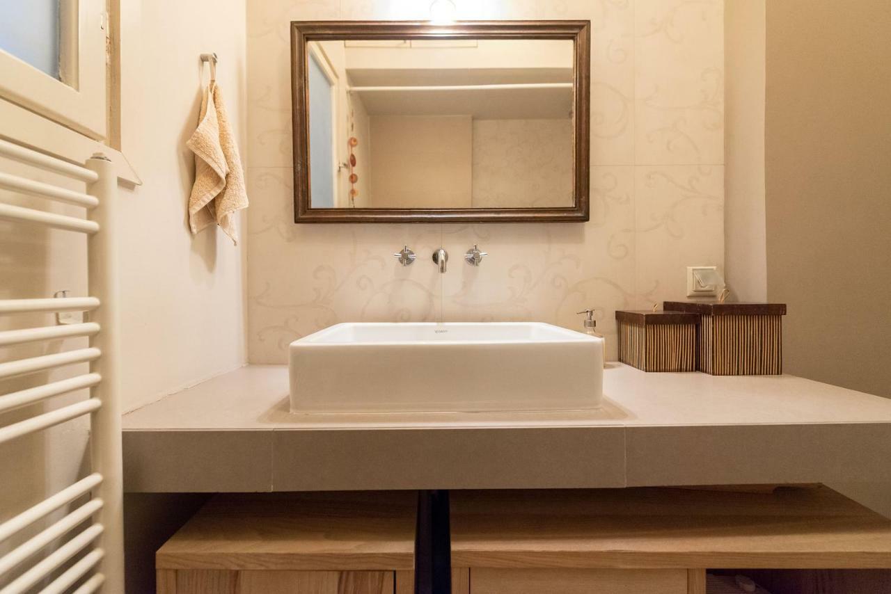 Stylish Flat With Veranda In The Heart Of Атина Екстериор снимка